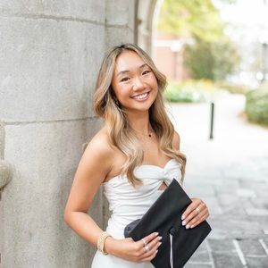 Meet your Posher, Emily